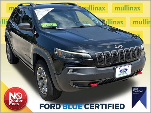 Used 2020 Jeep Cherokee Trailhawk AWD/4WD image 1