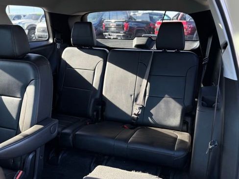Used 2021 Chevrolet Traverse RS image 24