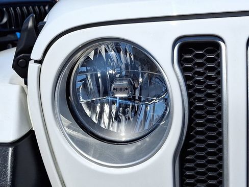 Certified 2022 Jeep Wrangler Unlimited Sahara w/ Cold Weather Group AWD/4WD image 9