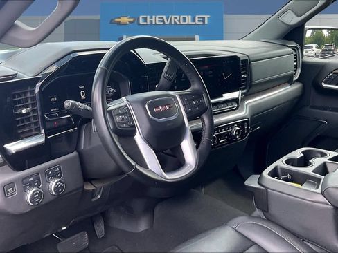 Used 2024 GMC Sierra 1500 SLT AWD/4WD image 18