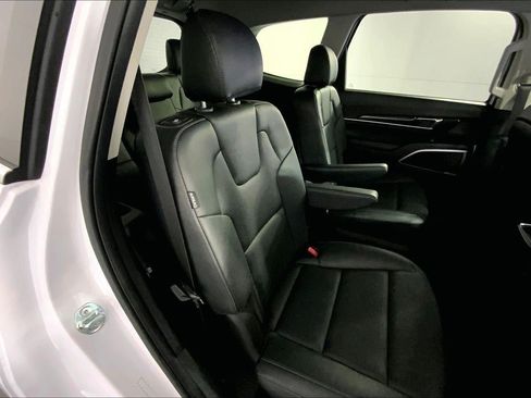 Certified 2025 Kia Telluride S FWD image 23
