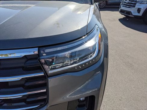 New 2026 Ford Explorer Active w/ Active Comfort Package image 10