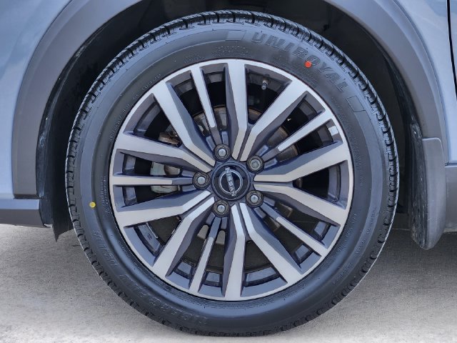 Used 2024 Nissan Kicks SV FWD image 11