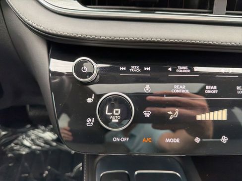 Used 2023 INFINITI QX60 Luxe w/ Cargo Package AWD/4WD image 32