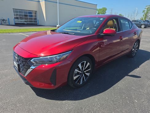 Used 2024 Nissan Sentra SV w/ SV Premium Package image 7