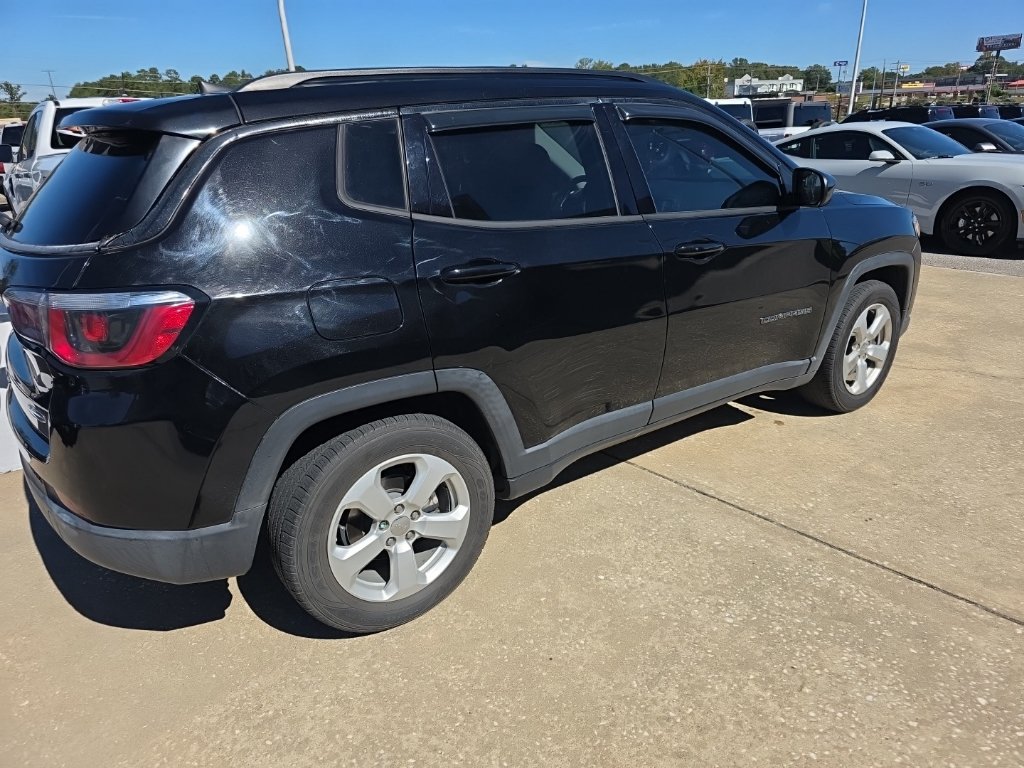 Used 2019 Jeep Compass Latitude w/ Popular Equipment Group FWD image 11