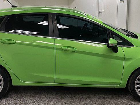 Used 2014 Ford Fiesta Titanium image 4