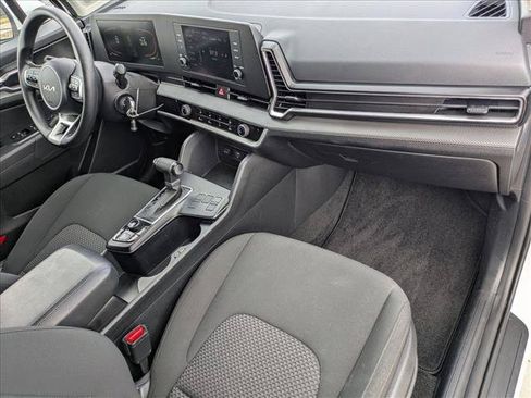 Used 2025 Kia Sportage LX FWD image 21