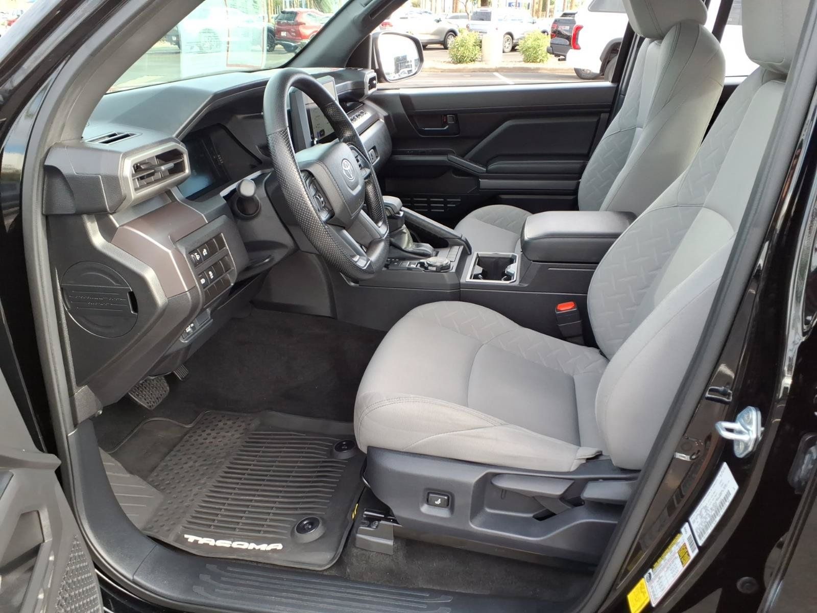 Certified 2025 Toyota Tacoma SR5 AWD/4WD image 15