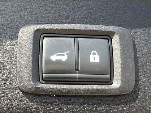 Used 2024 Mitsubishi Outlander SE image 14