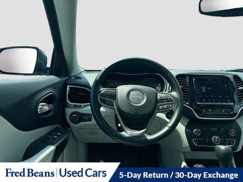 Certified 2021 Jeep Cherokee Limited w/ Elite Package AWD/4WD image 30