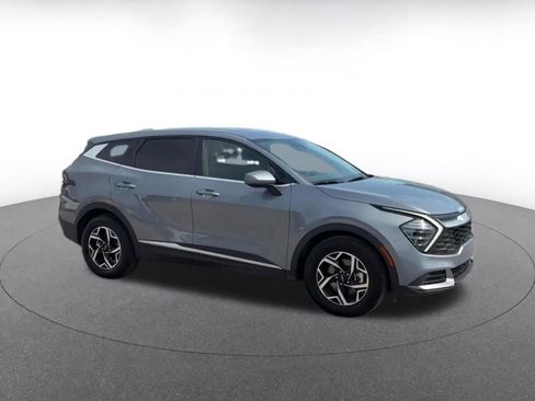 Used 2025 Kia Sportage LX image 2