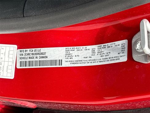 Used 2025 Chrysler Pacifica Select FWD image 32