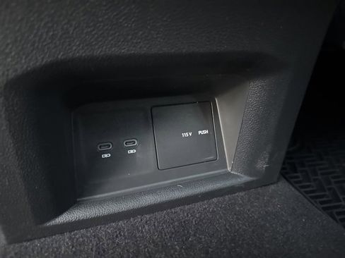 Used 2021 Volkswagen Atlas Cross Sport SEL image 12