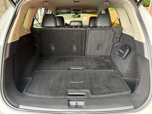 Used 2024 Nissan Rogue SL FWD image 33