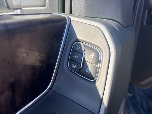 Used 2025 Ford F350 Lariat w/ Lariat Ultimate Package image 11