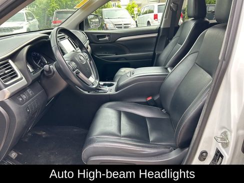 Used 2018 Toyota Highlander XLE AWD/4WD image 15