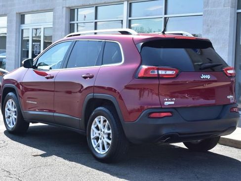 Used 2015 Jeep Cherokee Latitude w/ Cold Weather Group AWD/4WD image 7