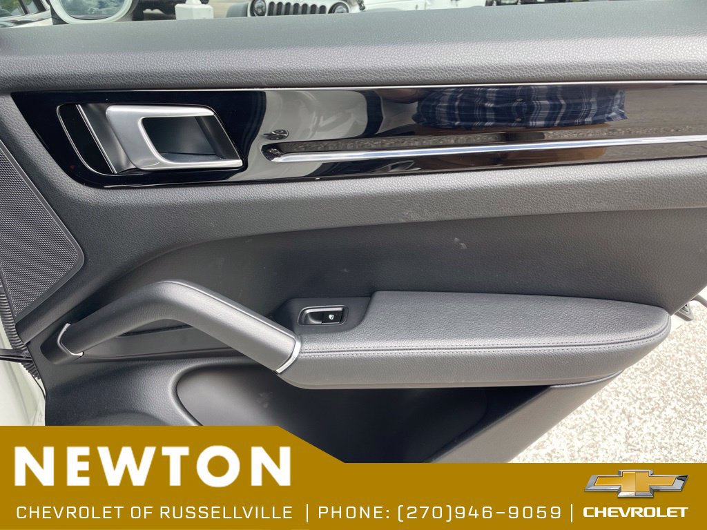 Used 2019 Porsche Cayenne AWD/4WD image 29