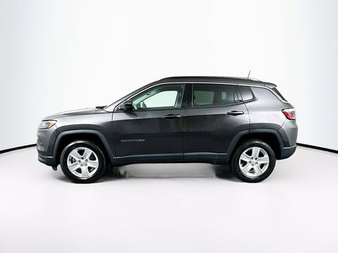 Used 2022 Jeep Compass Latitude image 4