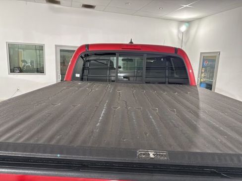 Used 2015 Toyota Tacoma PreRunner w/ SR5 Package RWD image 11