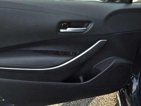 Certified 2025 Toyota Corolla SE image 9