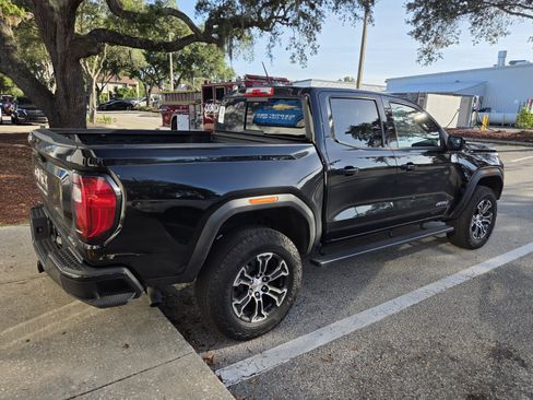 Used 2024 GMC Canyon AT4 AWD/4WD image 3