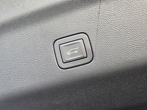 New 2026 Cadillac Escalade Luxury w/ LPO, Floor Liner Package image 34