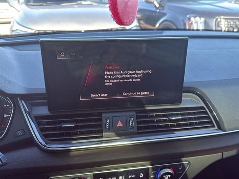 Used 2022 Audi Q5 2.0T Premium w/ Convenience Package image 4