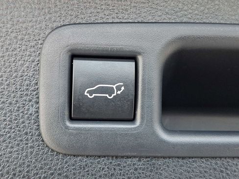 Used 2022 Toyota Highlander XLE image 34