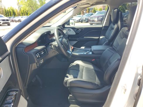 Certified 2023 Lincoln Aviator Grand Touring w/ Equipment Group 301A AWD/4WD image 12