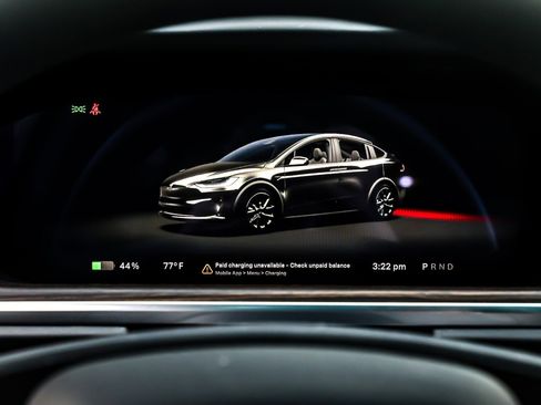 Used 2024 Tesla Model X image 19