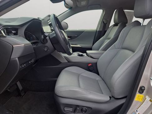 Certified 2021 Toyota Venza XLE w/ Softex Package AWD/4WD image 10
