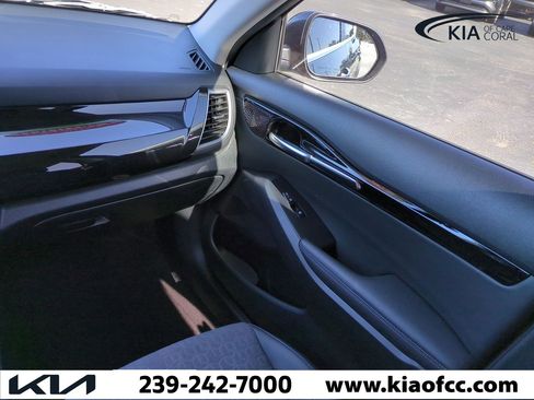 Certified 2024 Kia Seltos X-Line image 16