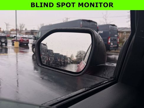 Used 2021 Ford Explorer XLT w/ Equipment Group 202A image 13