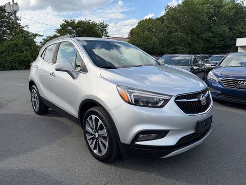 Used 2020 Buick Encore Essence FWD image 3