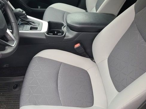Used 2024 Toyota RAV4 XLE w/ Convenience Package image 6