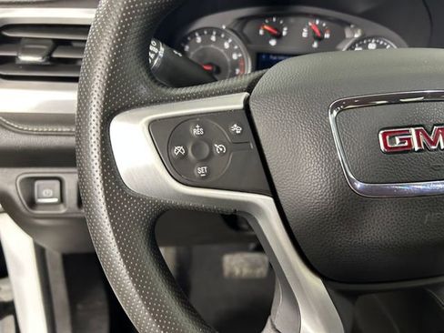 Used 2023 GMC Acadia SLE w/ Driver Convenience Package image 16