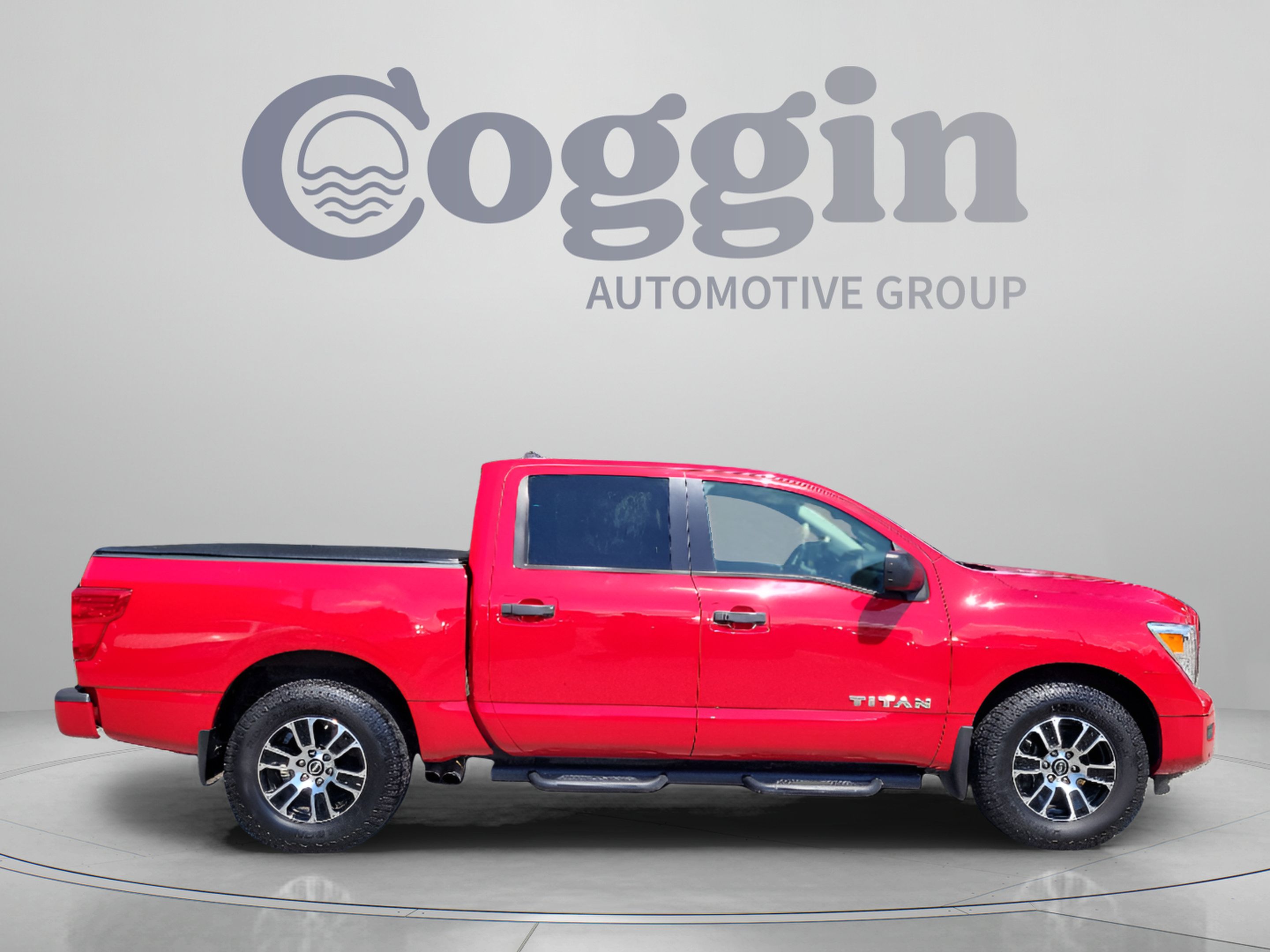 Used 2023 Nissan Titan SV w/ SV Convenience Package RWD image 4