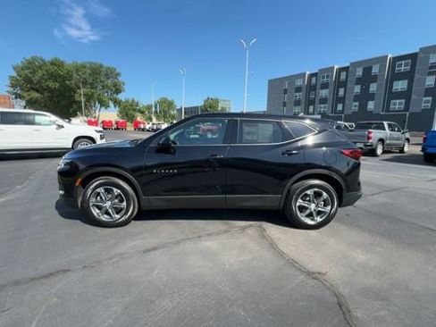 Used 2025 Chevrolet Blazer LT AWD/4WD image 5