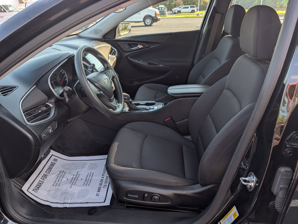 Used 2025 Chevrolet Malibu LT FWD image 18