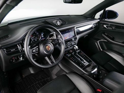 Certified 2023 Porsche Macan image 20