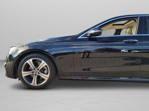 Used 2018 Mercedes-Benz E 300 image 27