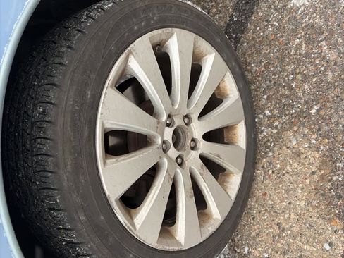 Used 2011 Subaru Legacy 2.5i Limited image 9