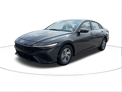 New 2026 Hyundai Elantra SE FWD image 7