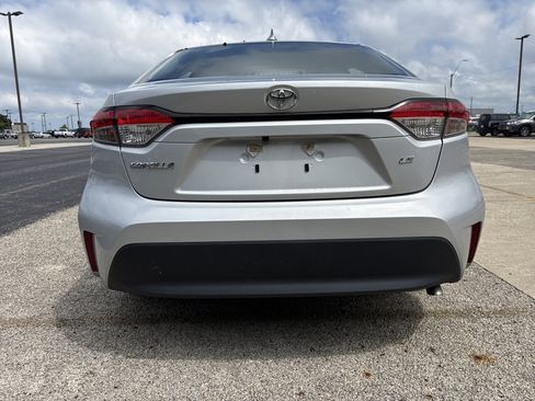 Used 2024 Toyota Corolla LE FWD image 4