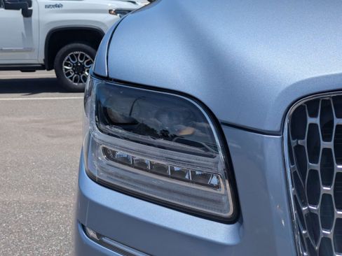 Used 2021 Lincoln Navigator Black Label w/ Cargo Convenience Package AWD/4WD image 9