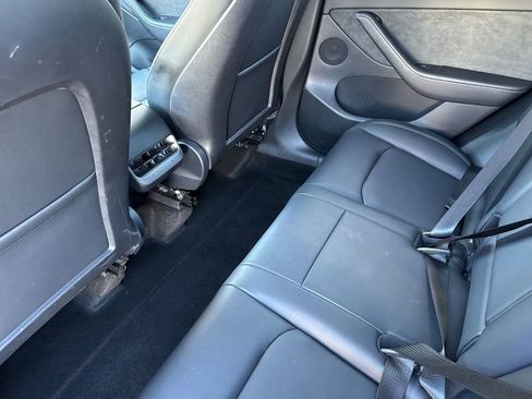 Used 2022 Tesla Model Y Performance image 12