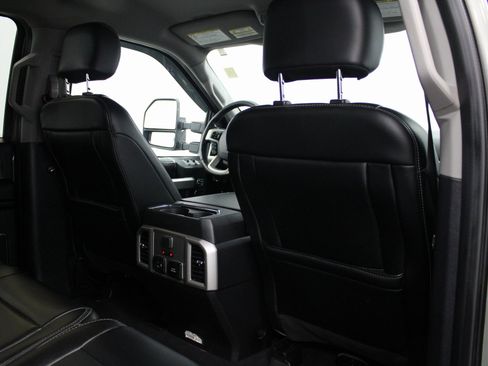 Used 2020 Ford F250 Lariat w/ Lariat Ultimate Package image 24