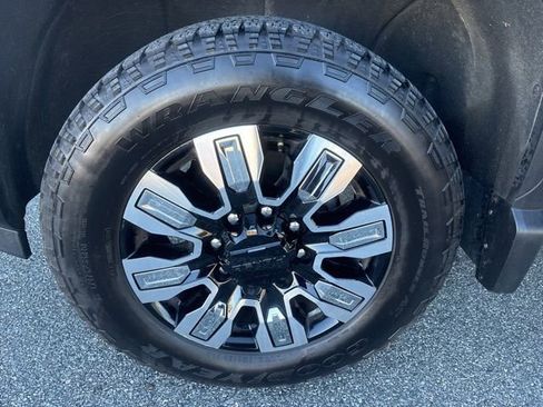 Used 2024 GMC Sierra 2500 Denali w/ Denali Reserve Package image 24